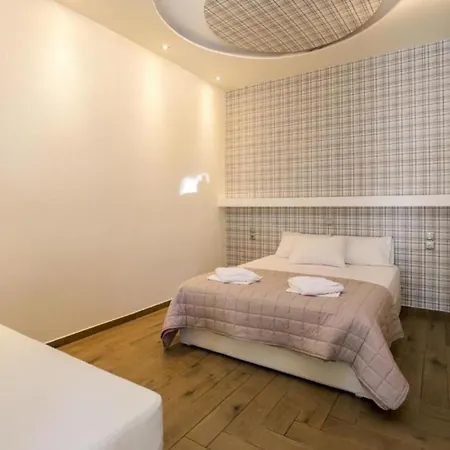 Oasis Deluxe Apartment Pefkari