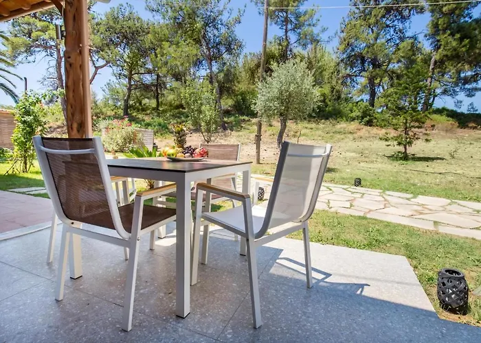 Oasis Deluxe * Pefkari