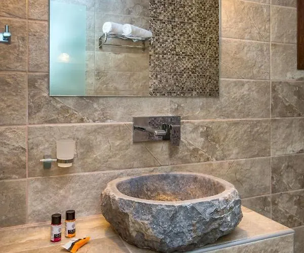 Oasis Deluxe Pefkari